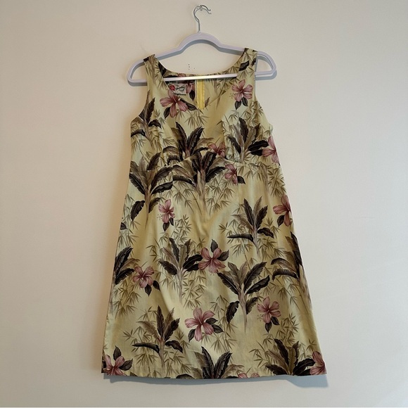 Hilo Hattie Cream and Pink Floral Hawaiian Dress Sz 14 - Picture 2 of 9